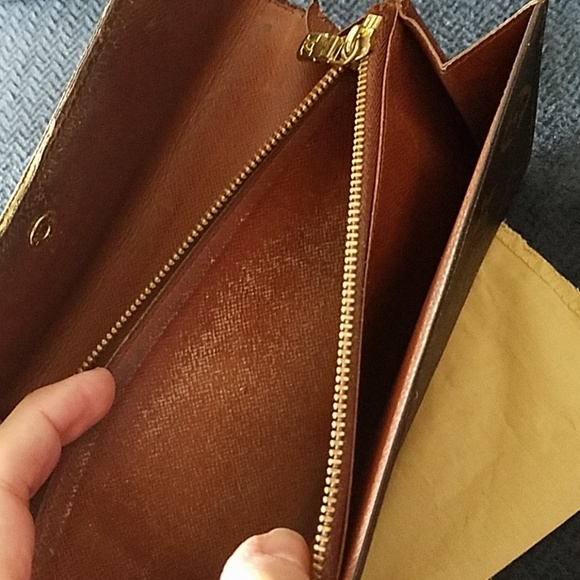 LV Sarah Wallet - Picture 6 of 7